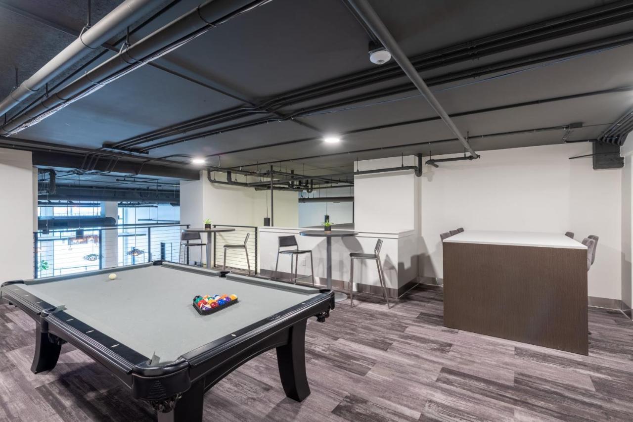 Modern 1Br Apt With Skywalk To Fiserv, Rooftop, And Parking Milwaukee Exteriér fotografie